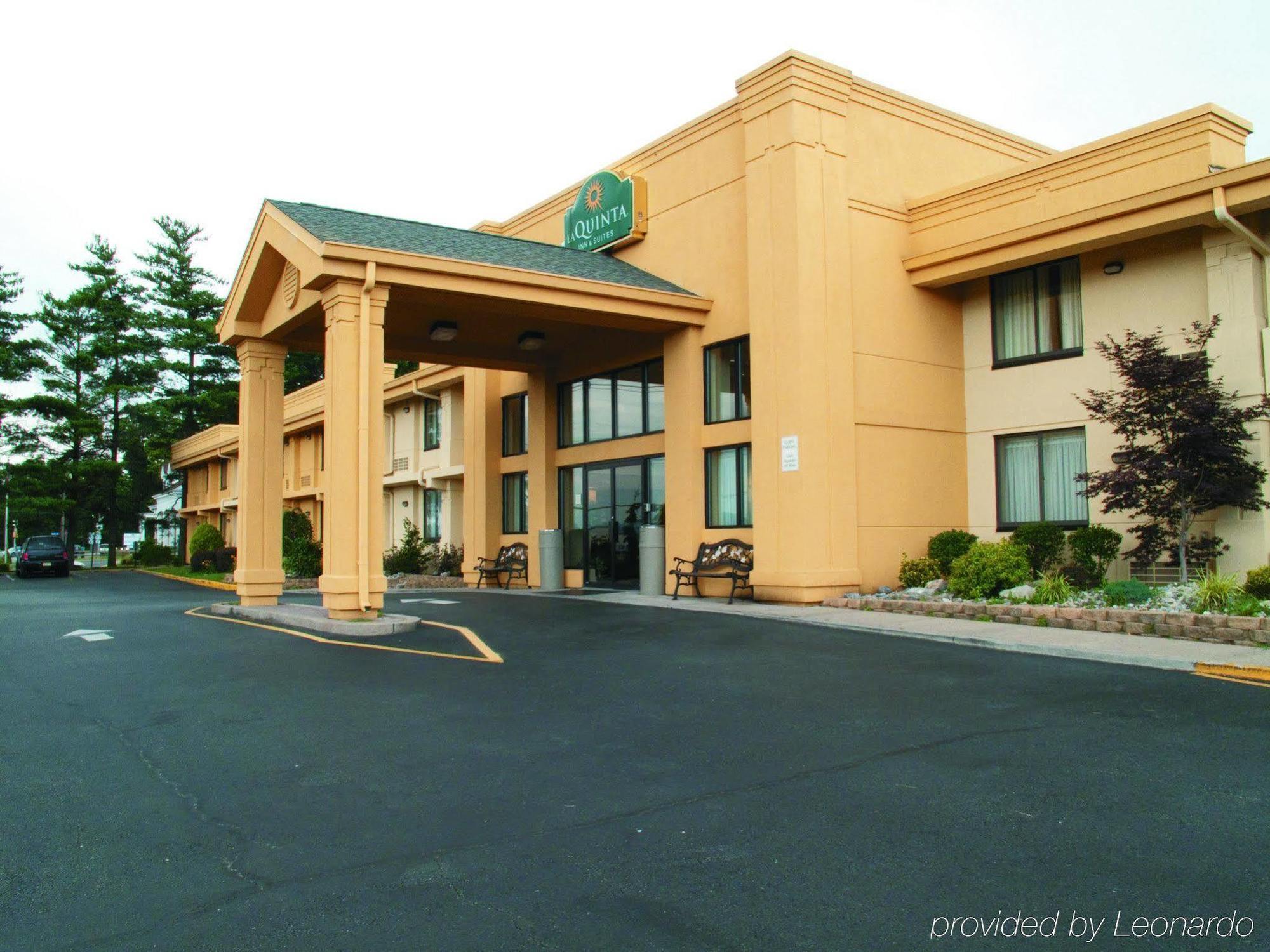 Days Inn By Wyndham Wayne Exterior foto